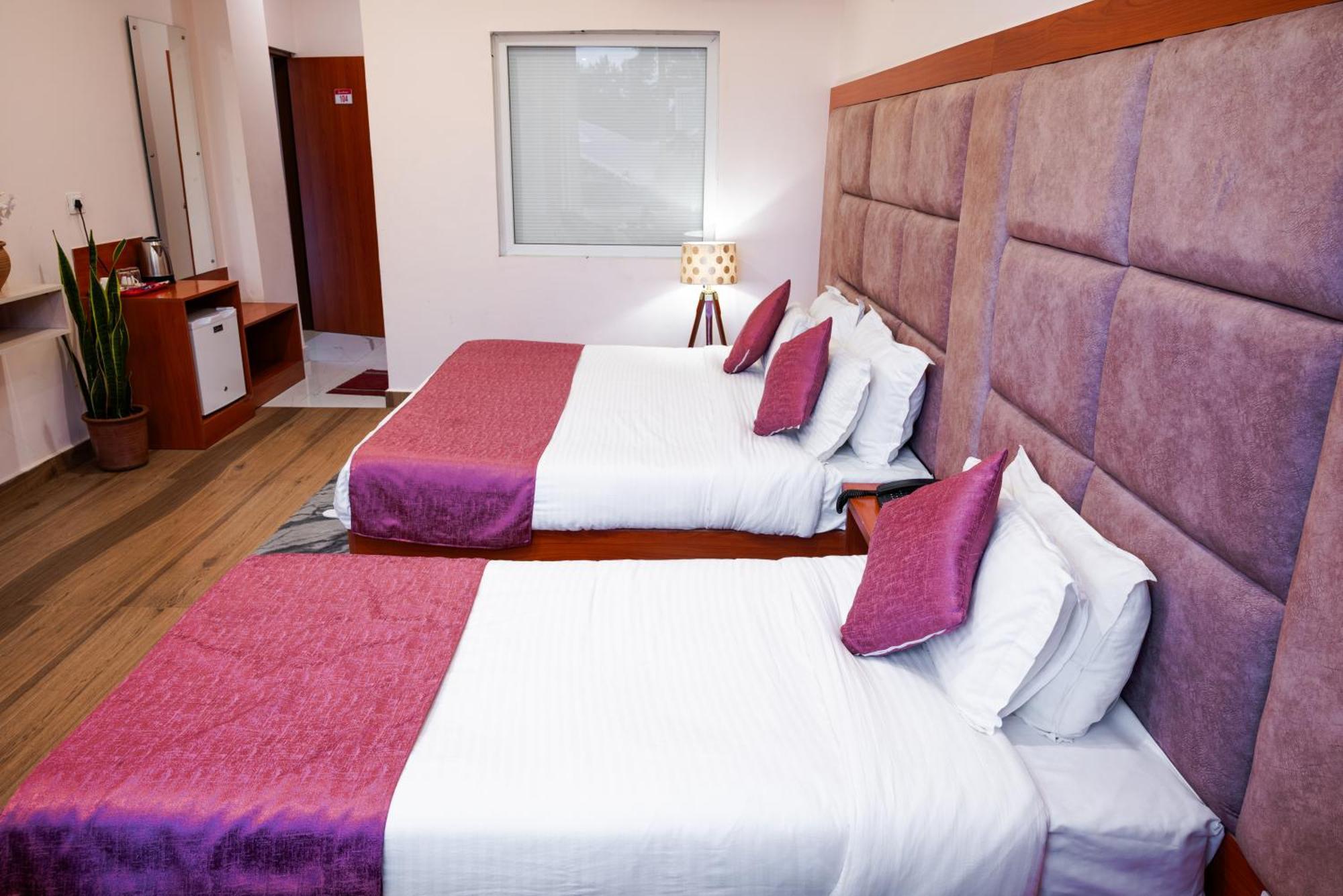 Hotel Sagar Residency - Best Mountain View Hotel In Pālampur Buitenkant foto